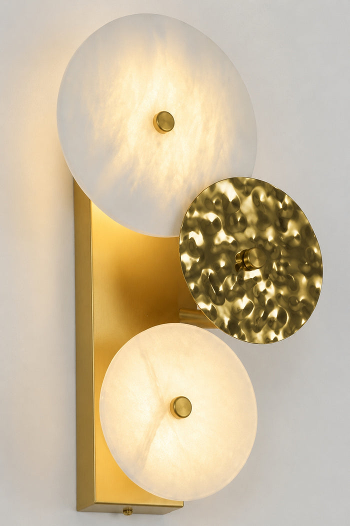 #00995 LED Wall Light in Gold