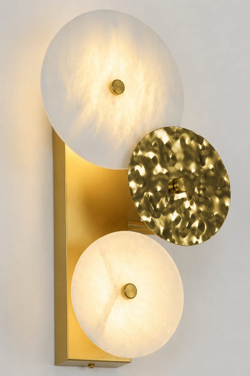 #00995 LED Wall Light in Gold