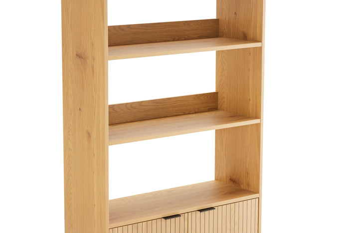 Claro Bookshelf in Oak/Black