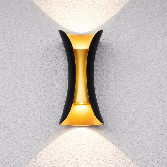 #E107W Outdoor LED Wall Light in Black
