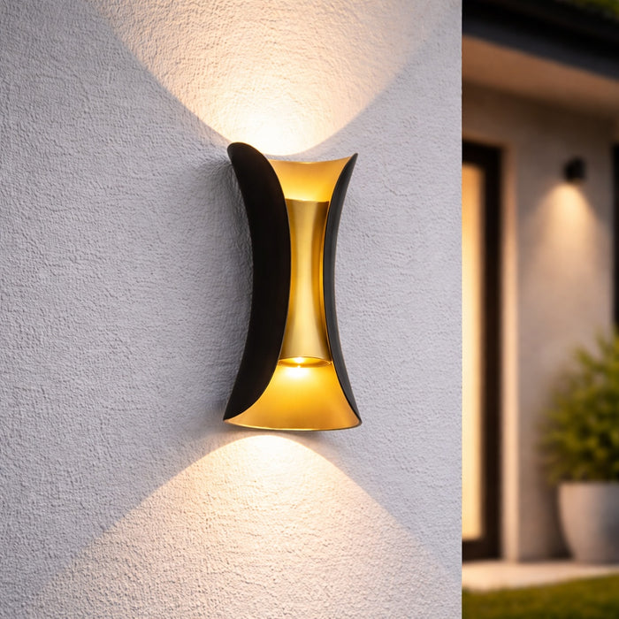 #E107W Outdoor LED Wall Light in Black
