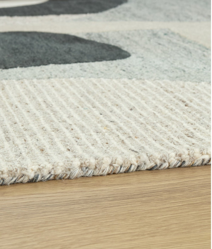 Edrickhill 5' x 7" Medium Rug in Grayish/Teal/Taupe