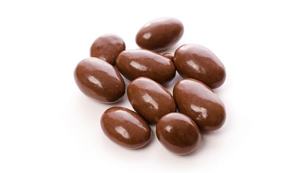sugar-free-milk-chocolate-almonds