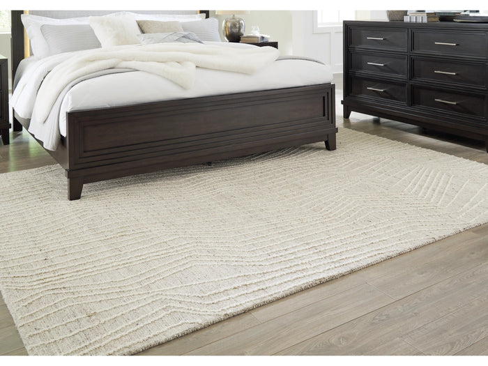 Varahill 5' x 7'' Medium Rug in Gray/Ivory